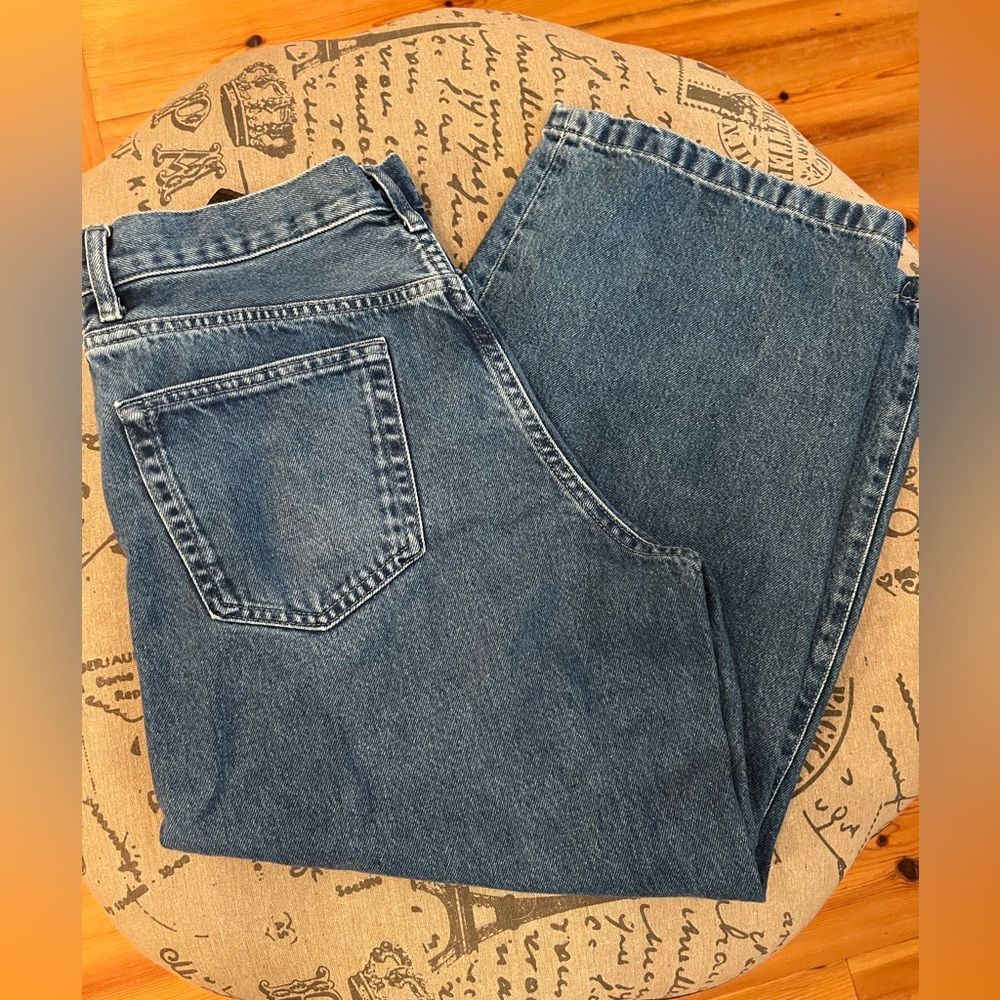 Zara size 10 (runs big) wide leg, cropped length jeans.